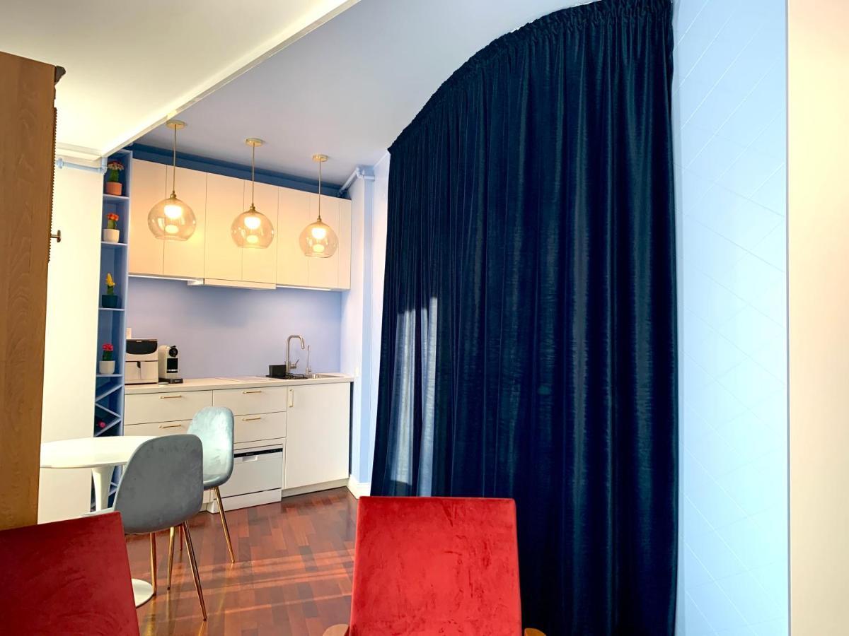 Downtown Italian Studio Bukarest Exterior foto